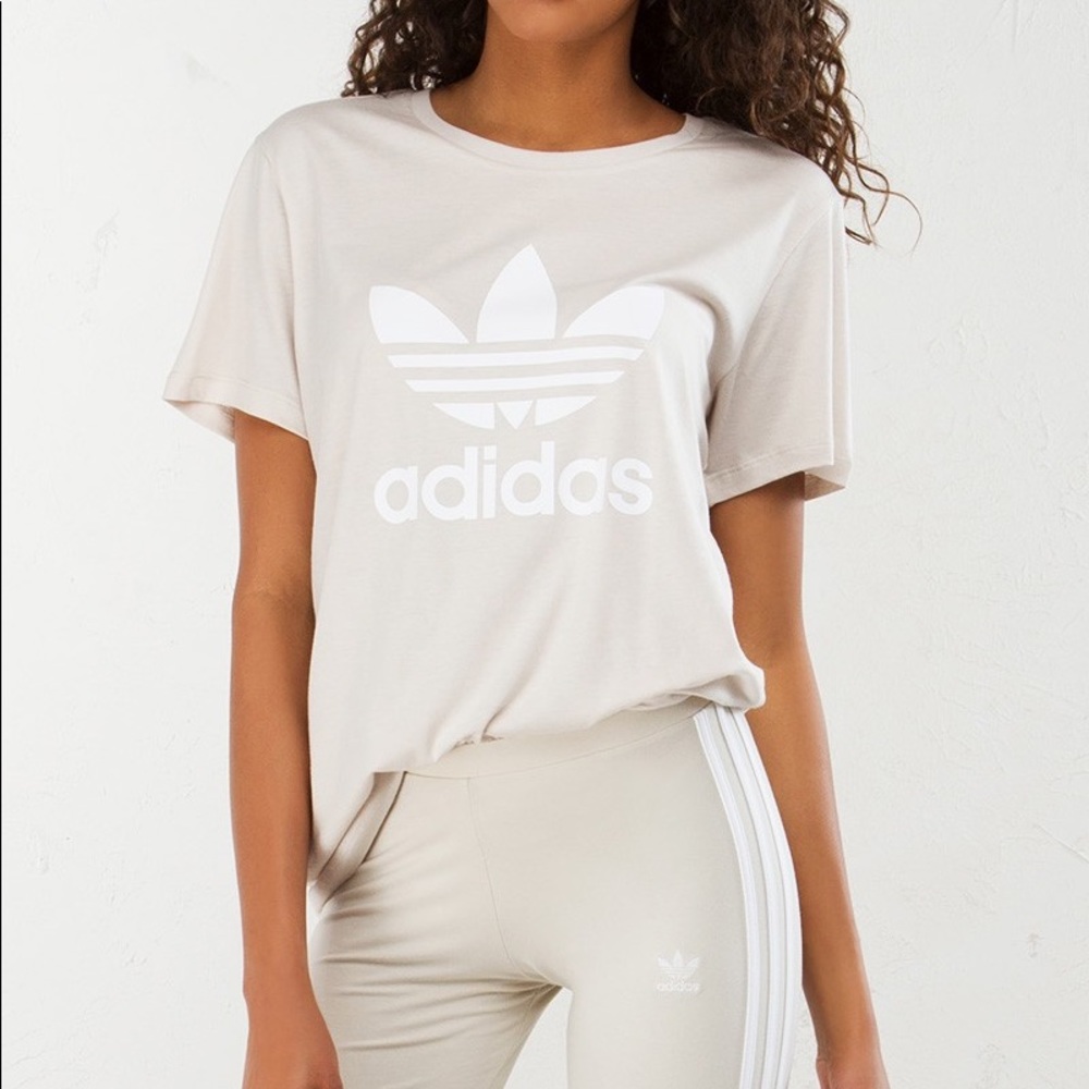 LIKE NEW ADIDAS TREFOLI T SHIRT BEIGE